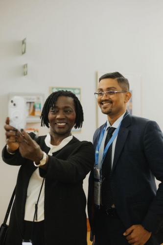 BETD.24 Media Fellow taking a picture with Auma Obama, keynote speaker